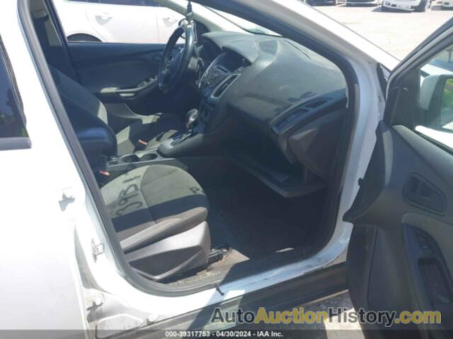 FORD FOCUS SE, 1FAHP3F24CL201384