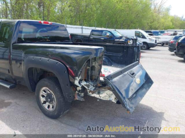 CHEVROLET SILVERADO 1500 LS, 1GCRKREA2CZ270077