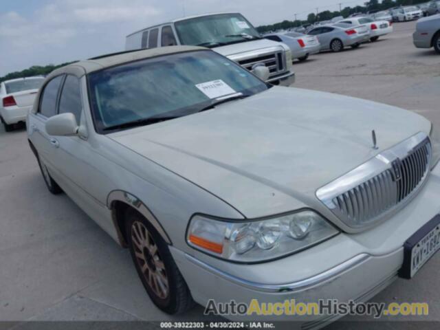 LINCOLN TOWN CAR SIGNATURE, 1LNHM81V67Y629107