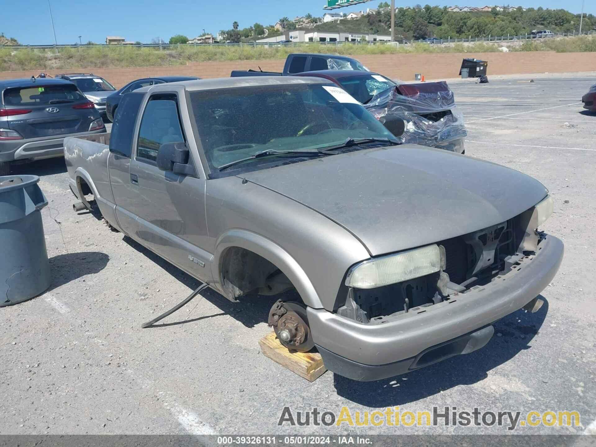 CHEVROLET S-10 LS, 1GCCS19H538241175