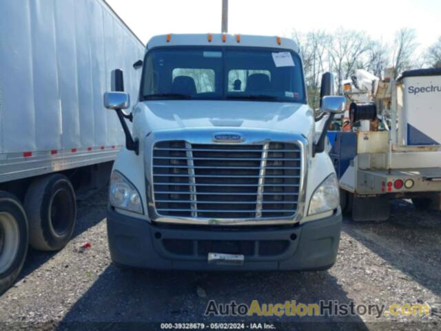 FREIGHTLINER CASCADIA 113, 3AKBGAD46FDGN8893