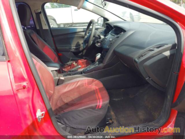 FORD FOCUS SE, 1FADP3F24GL205908