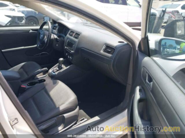 VOLKSWAGEN JETTA 2.5L SE, 3VWDP7AJ0CM471514