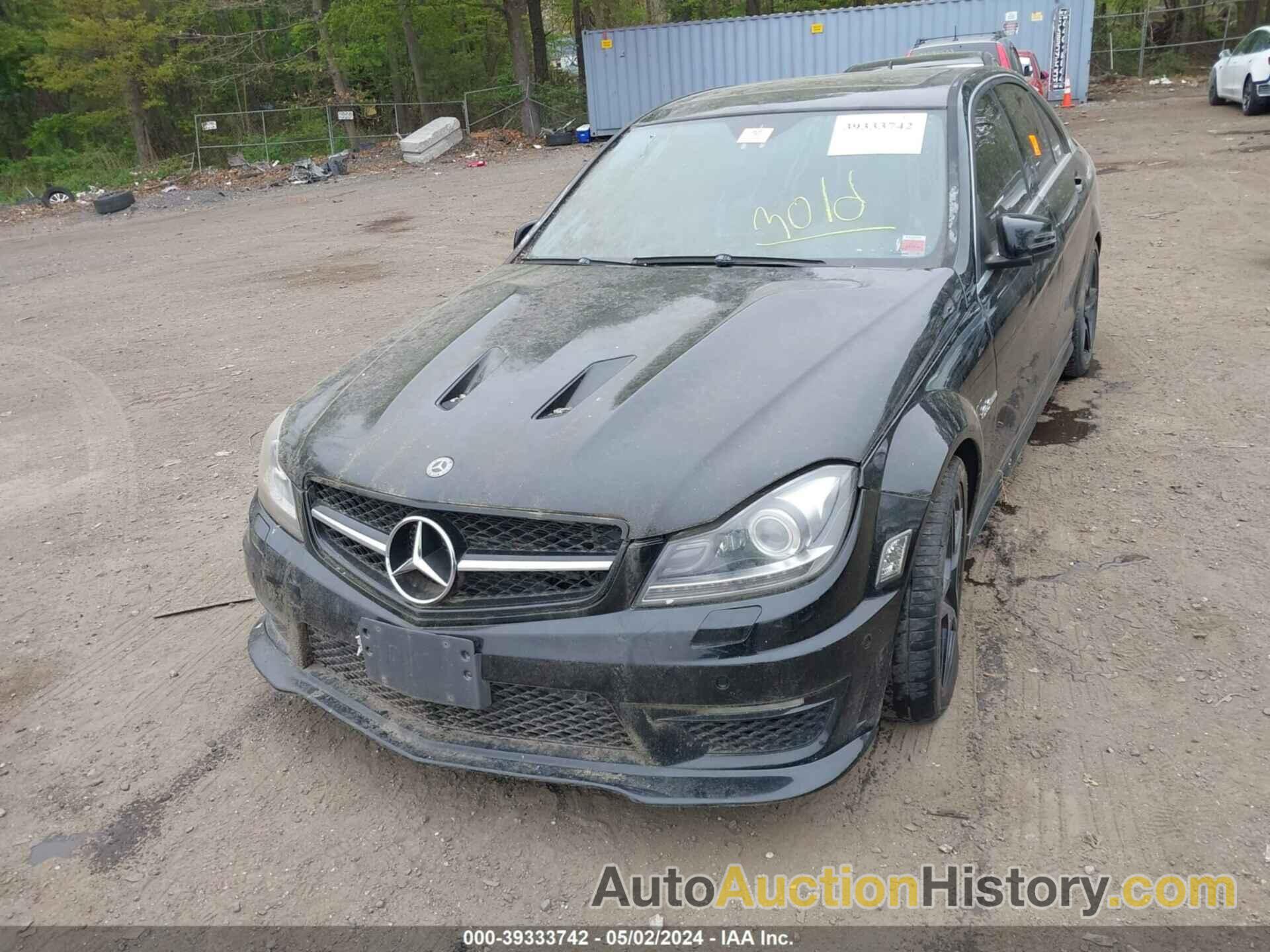 MERCEDES-BENZ C 63 AMG, WDDGF77X49F255677