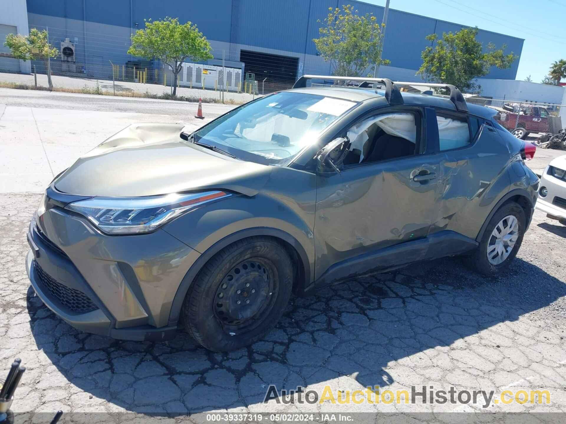 TOYOTA C-HR LE, JTNKHMBX2M1095871