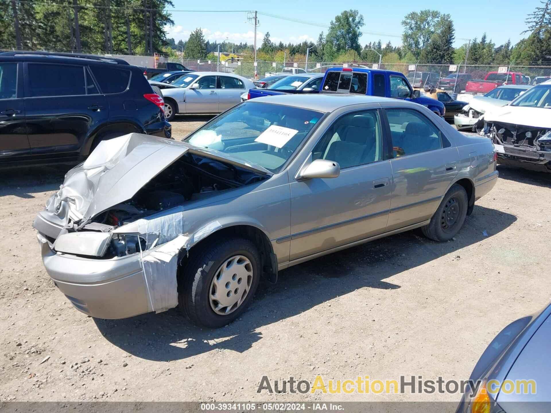 TOYOTA CAMRY LE, JT2BG22K0W0195517