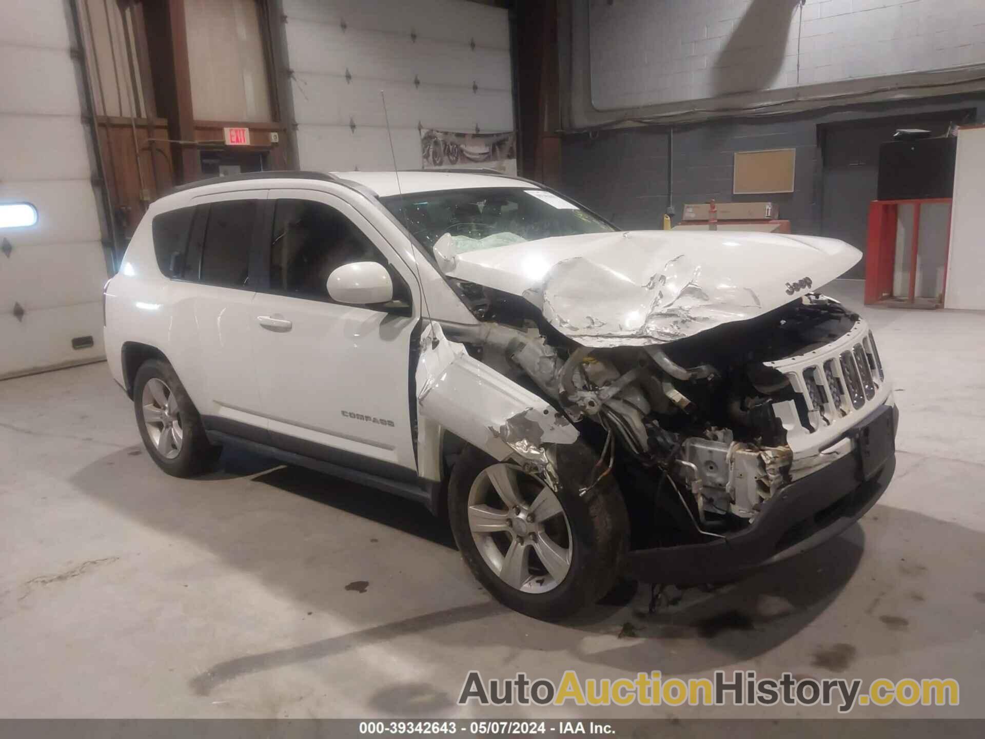 JEEP COMPASS LATITUDE, 1C4NJDEB1ED741259