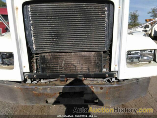 FREIGHTLINER CONVENTIONAL FLD120, 1FUYDDYB9NP520452