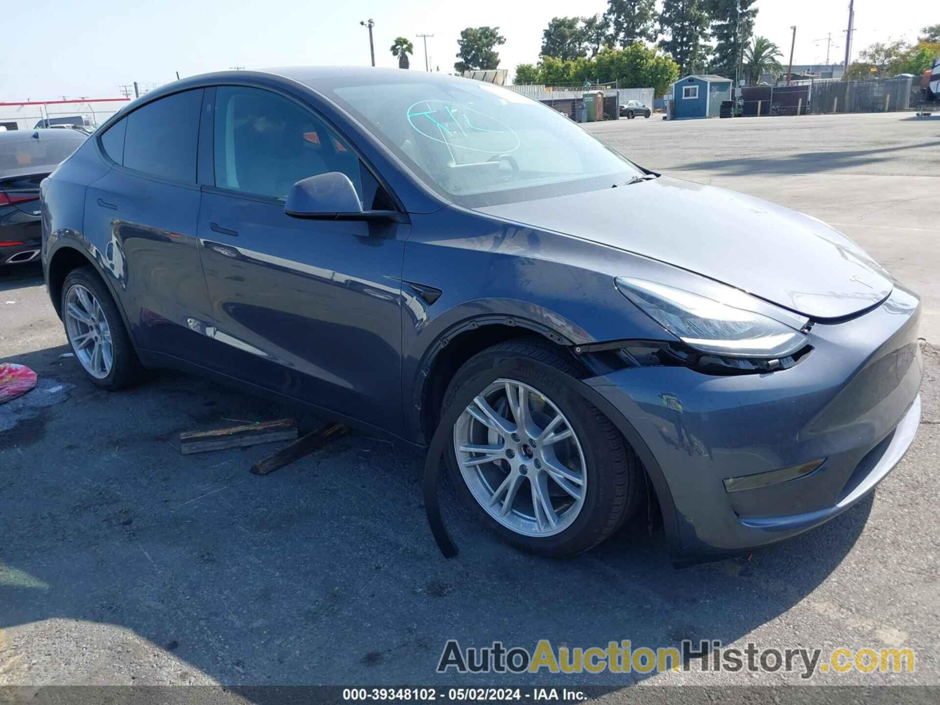 TESLA MODEL Y AWD/LONG RANGE DUAL MOTOR ALL-WHEEL DRIVE, 7SAYGDEE4PA069327