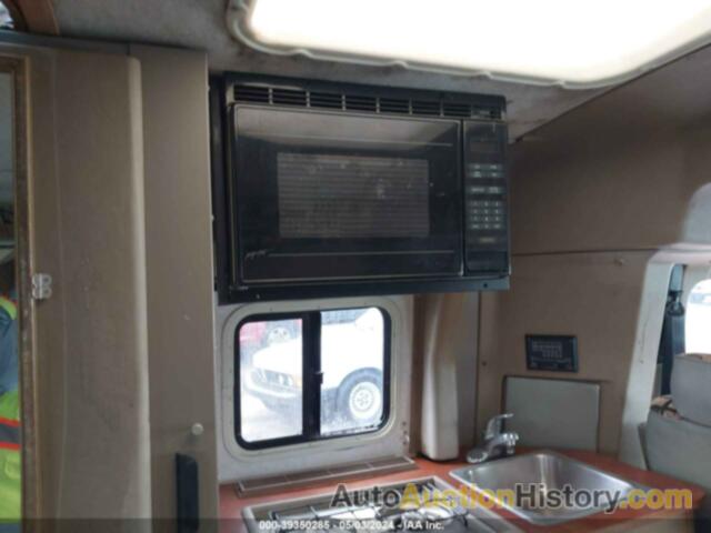 WINNEBAGO RIALTA MOTORHOME, 1WVAE0709TH010175