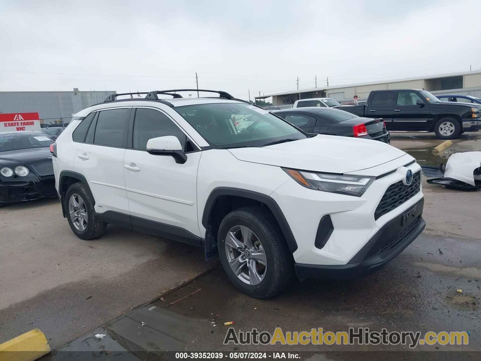 TOYOTA RAV4 XLE HYBRID, JTMRWRFV5ND165636