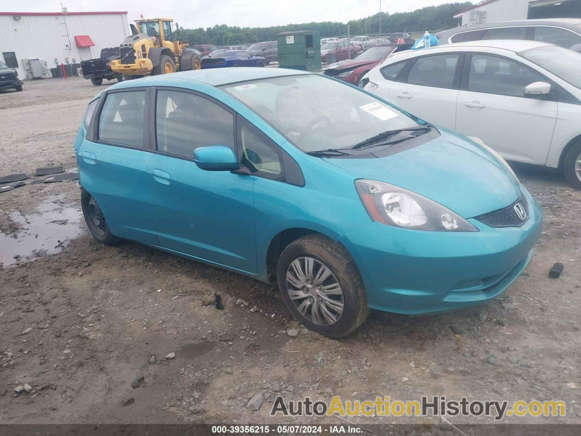 HONDA FIT, JHMGE8H38CC017045