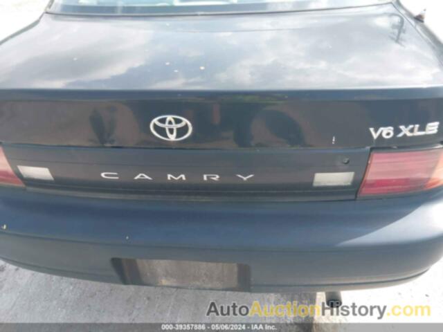 TOYOTA CAMRY XLE, 4T1VK13E7NU044893