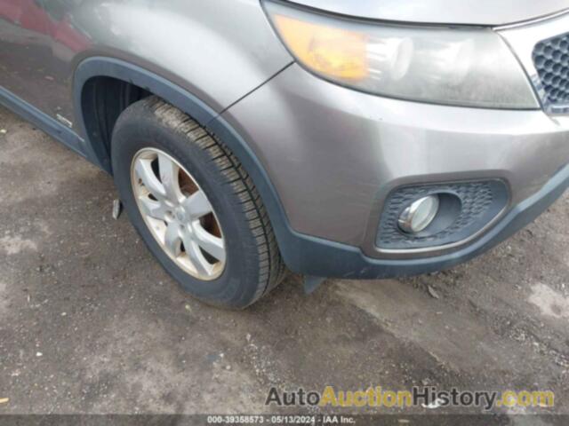 KIA SORENTO LX, 5XYKTCA14BG061406