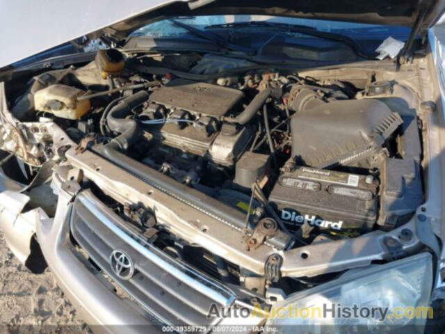 TOYOTA CAMRY LE/XLE, 4T1BF22KXYU946821