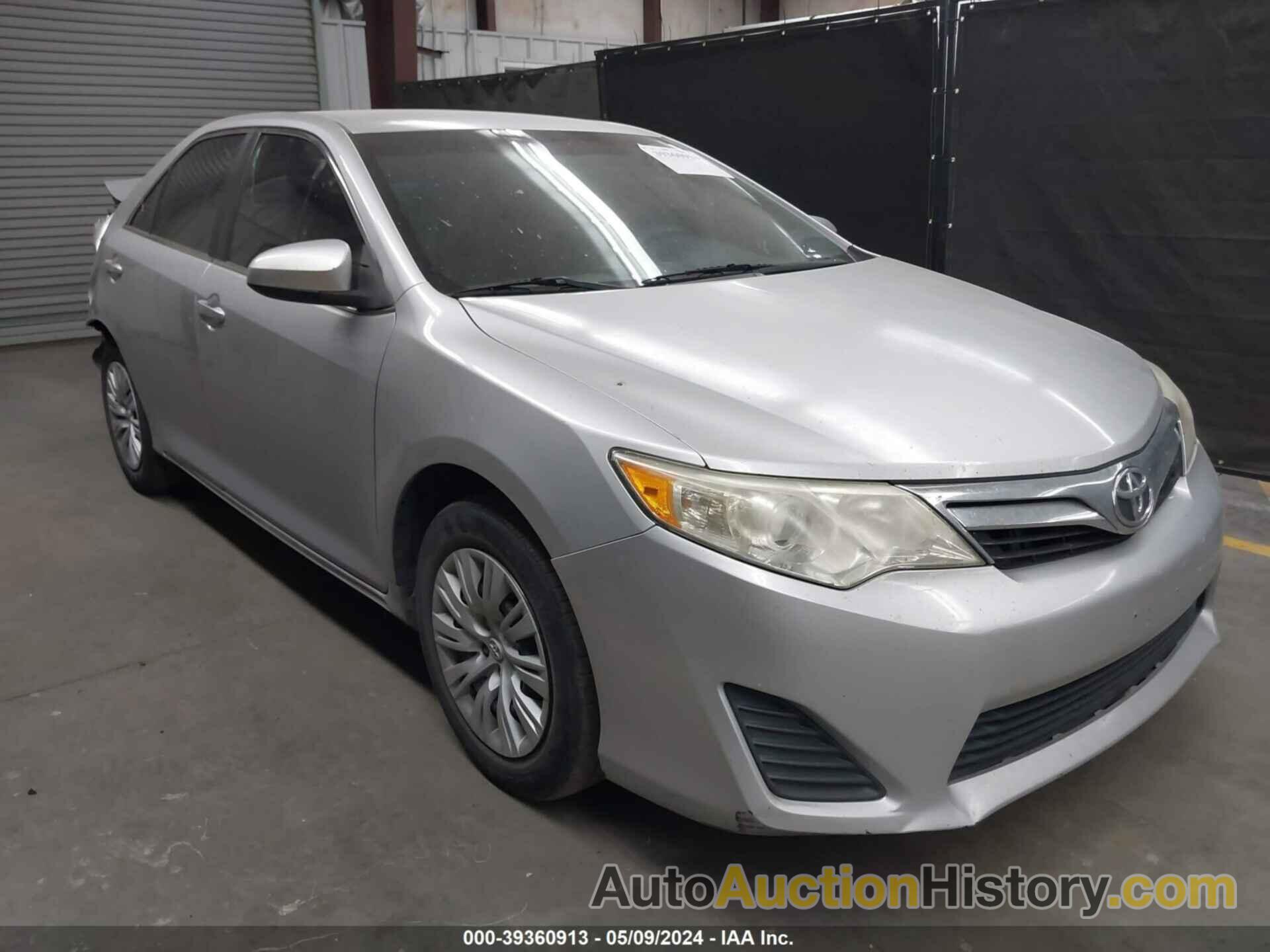 TOYOTA CAMRY LE, 4T4BF1FK1CR201295