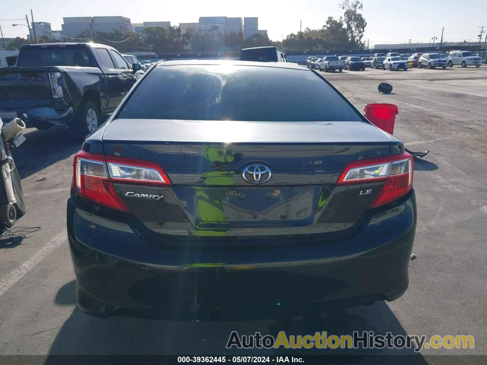 TOYOTA CAMRY SE/LE/XLE, 4T4BF1FKXCR245716
