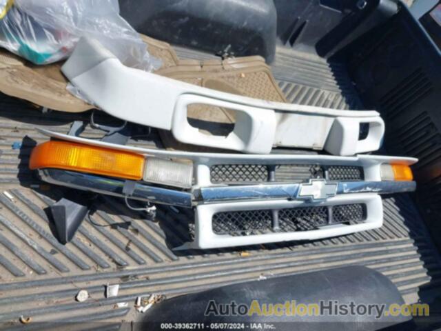 CHEVROLET S-10 LS, 1GCCS19W418237792