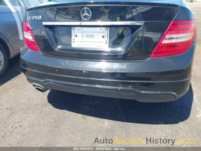 MERCEDES-BENZ C 250 LUXURY/SPORT, WDDGF4HB8CA648216