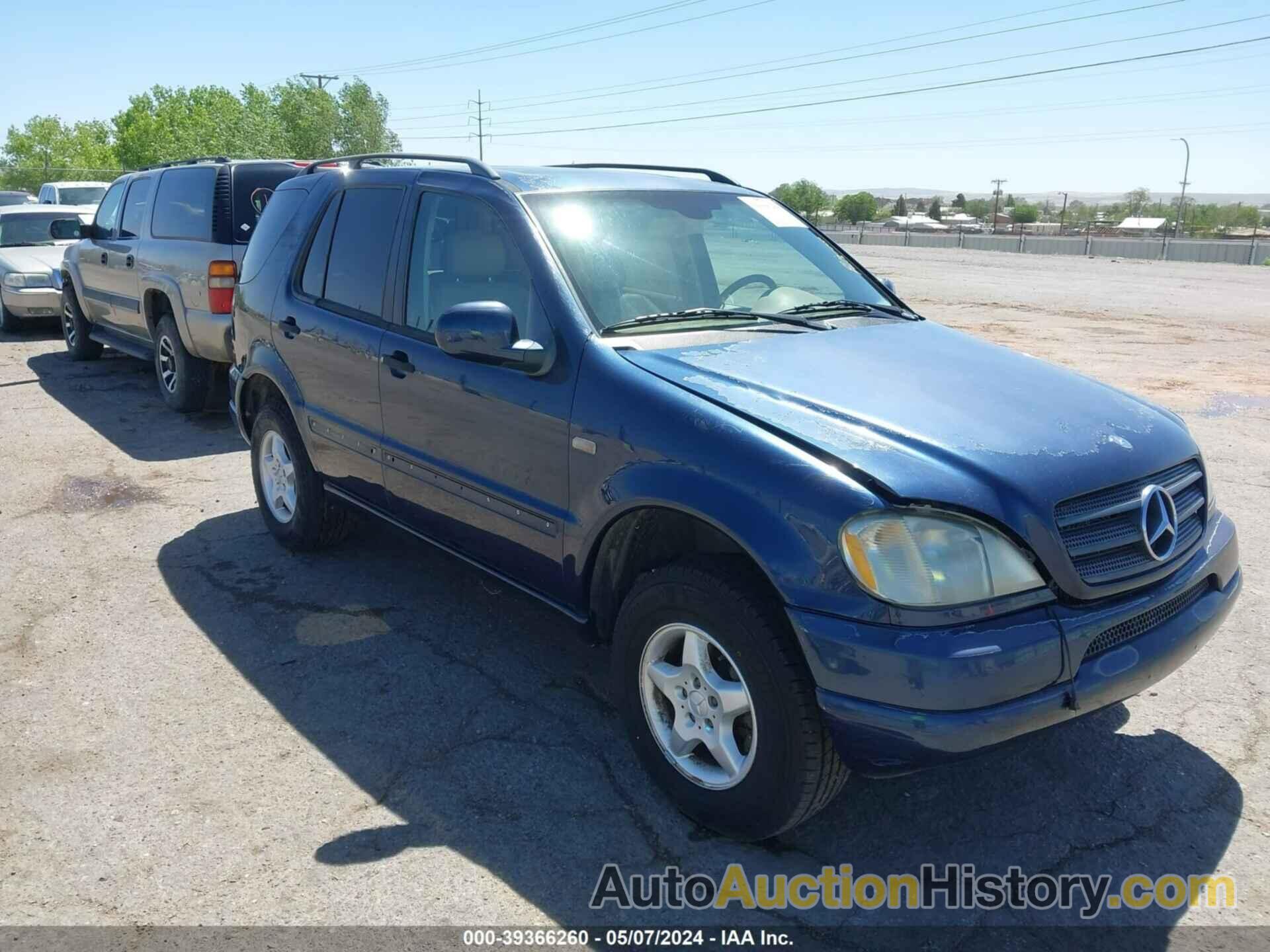 MERCEDES-BENZ ML 320, 4JGAB54E11A242918