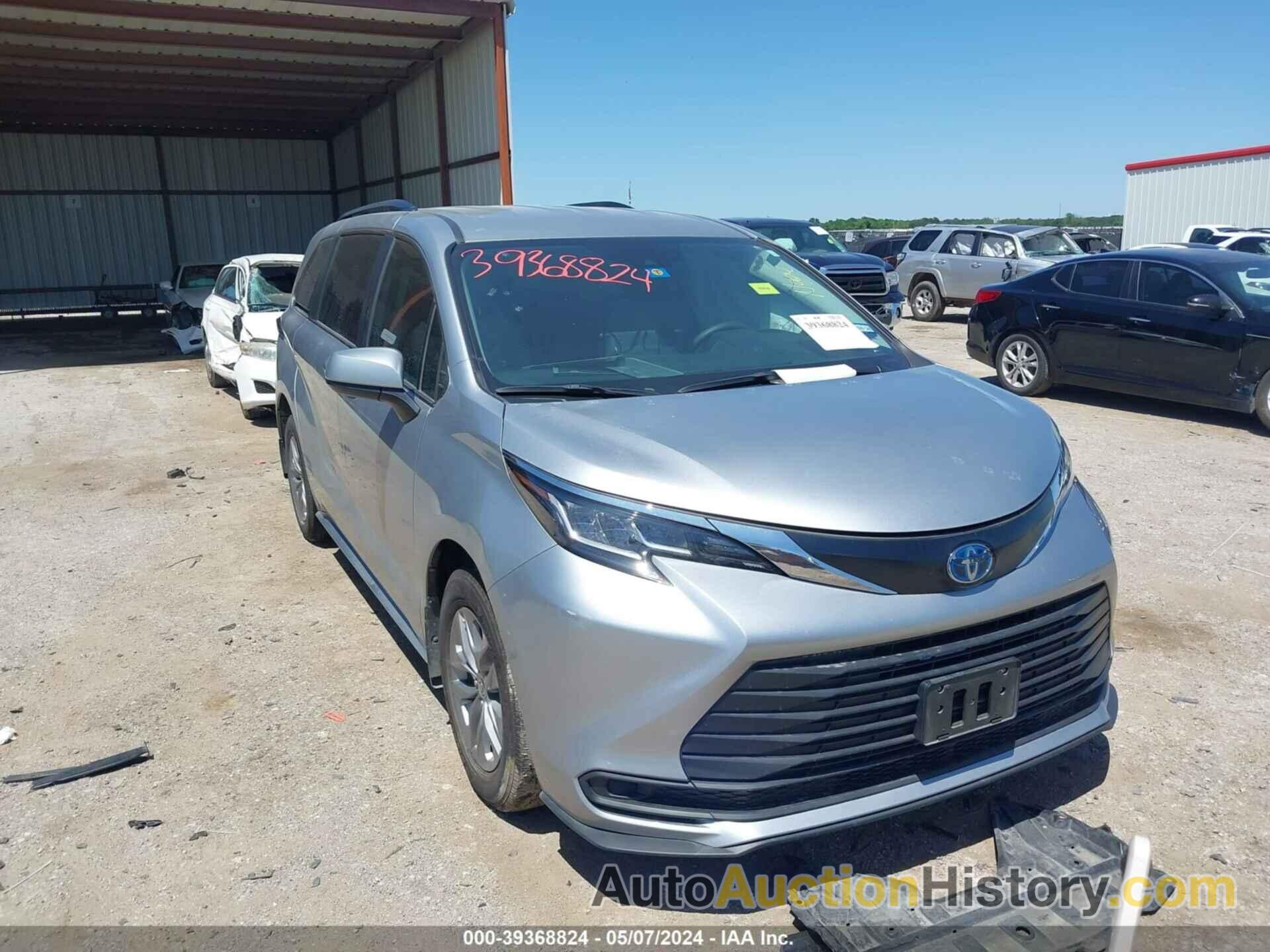 TOYOTA SIENNA LE, 5TDKRKEC3NS129853