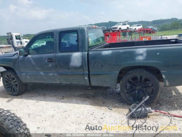 CHEVROLET SILVERADO 1500 LS, 1GCEC19V42Z286936