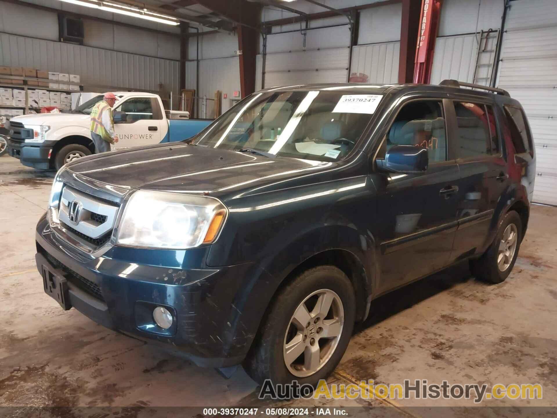 HONDA PILOT EX-L, 5FNYF4H5XAB029985