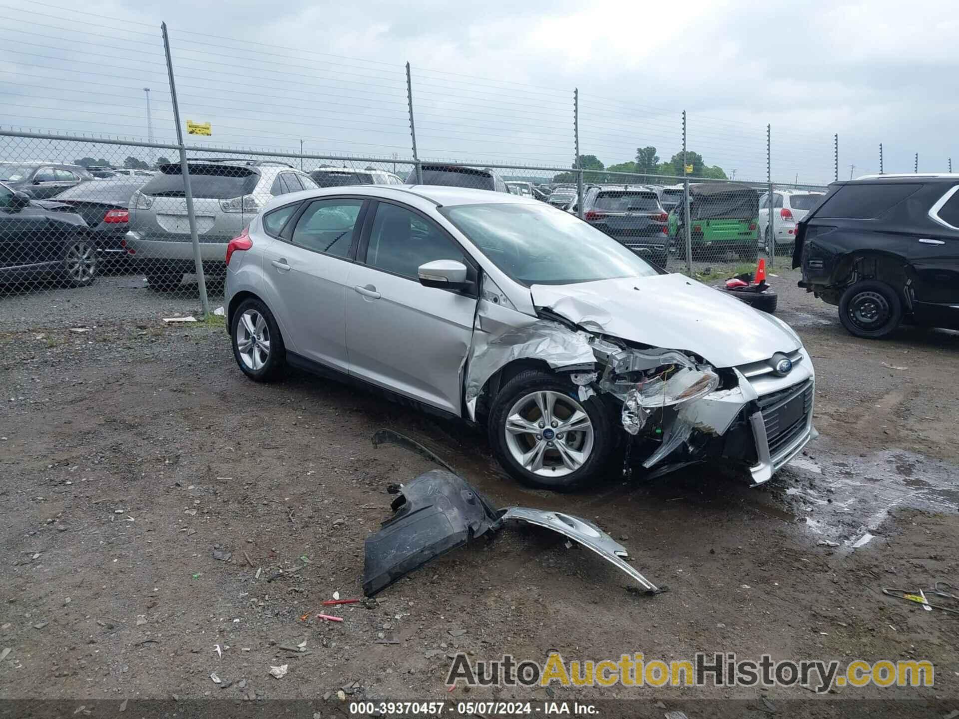 FORD FOCUS SE, 1FADP3K26EL263733