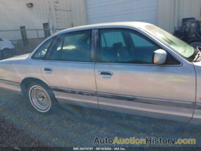 FORD CROWN VICTORIA LX, 2FALP74W0RX179953