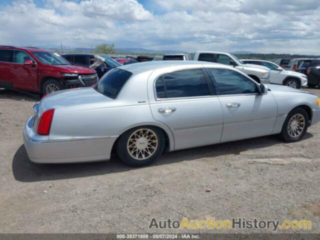 LINCOLN TOWN CAR SIGNATURE, 1LNHM82WX1Y607187