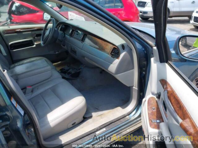 LINCOLN TOWN CAR EXECUTIVE, 1LNHM81WX1Y676558