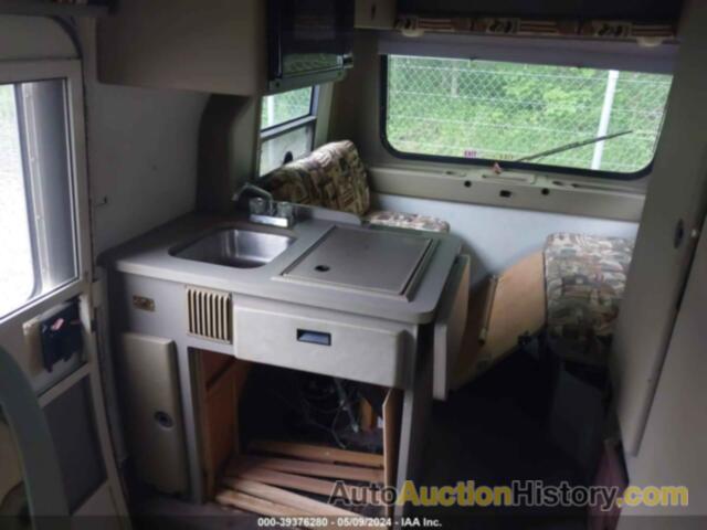 WINNEBAGO RIALTA MOTORHOME, 1WVAE0704TH024727