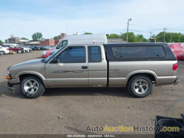 CHEVROLET S-10 LS, 1GCCS19W2Y8300060