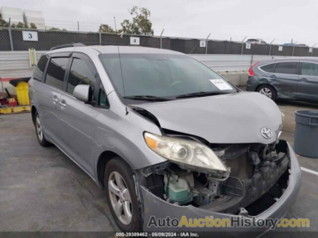 TOYOTA SIENNA LE V6, 5TDKK3DCXBS013525