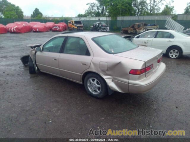 TOYOTA CAMRY XLE, 4T1BG28K2WU361524