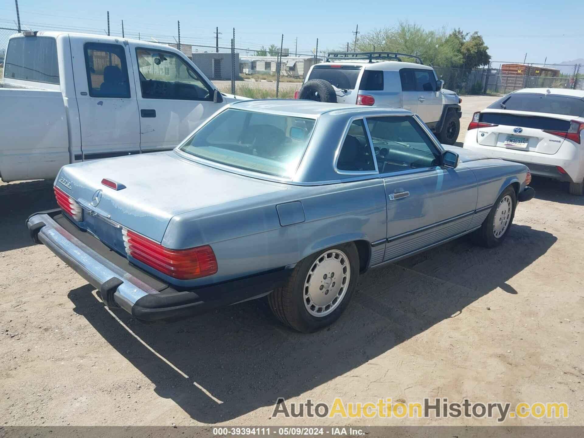 MERCEDES-BENZ 560 SL, WDBBA48D9JA087430