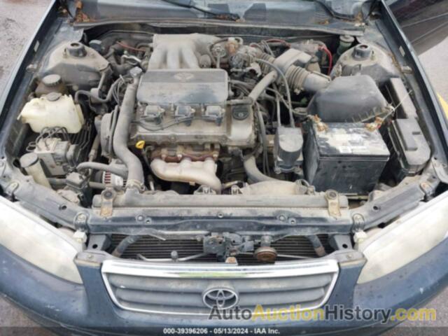 TOYOTA CAMRY LE V6, 4T1BF22K5YU093017