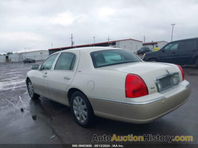 LINCOLN TOWN CAR ULTIMATE, 1LNHM83W94Y639549