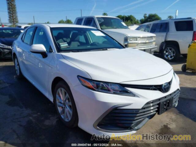 TOYOTA CAMRY LE, 4T1C11AK1RU900021