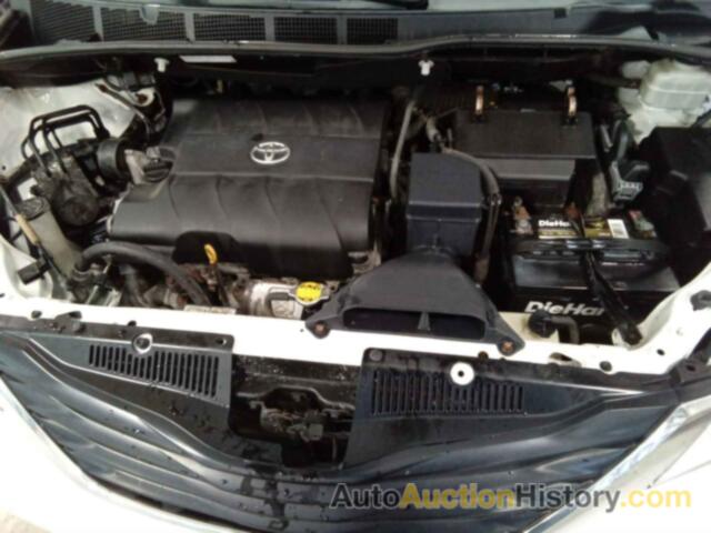 TOYOTA SIENNA LE V6, 5TDKK3DC4BS122885