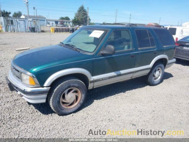 CHEVROLET BLAZER, 1GNDT13WXT2288933