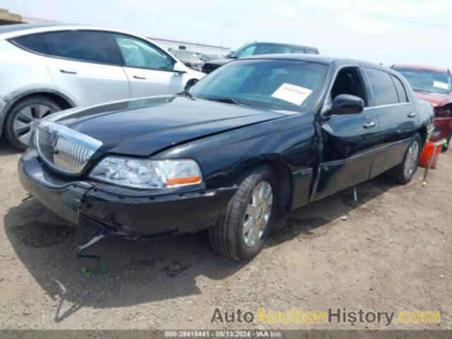 LINCOLN TOWN CAR SIGNATURE L, 1LNHM85WX5Y648436