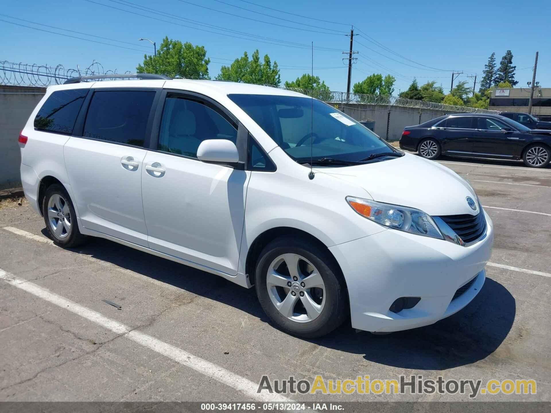 TOYOTA SIENNA LE, 5TDKK3DC4BS020714