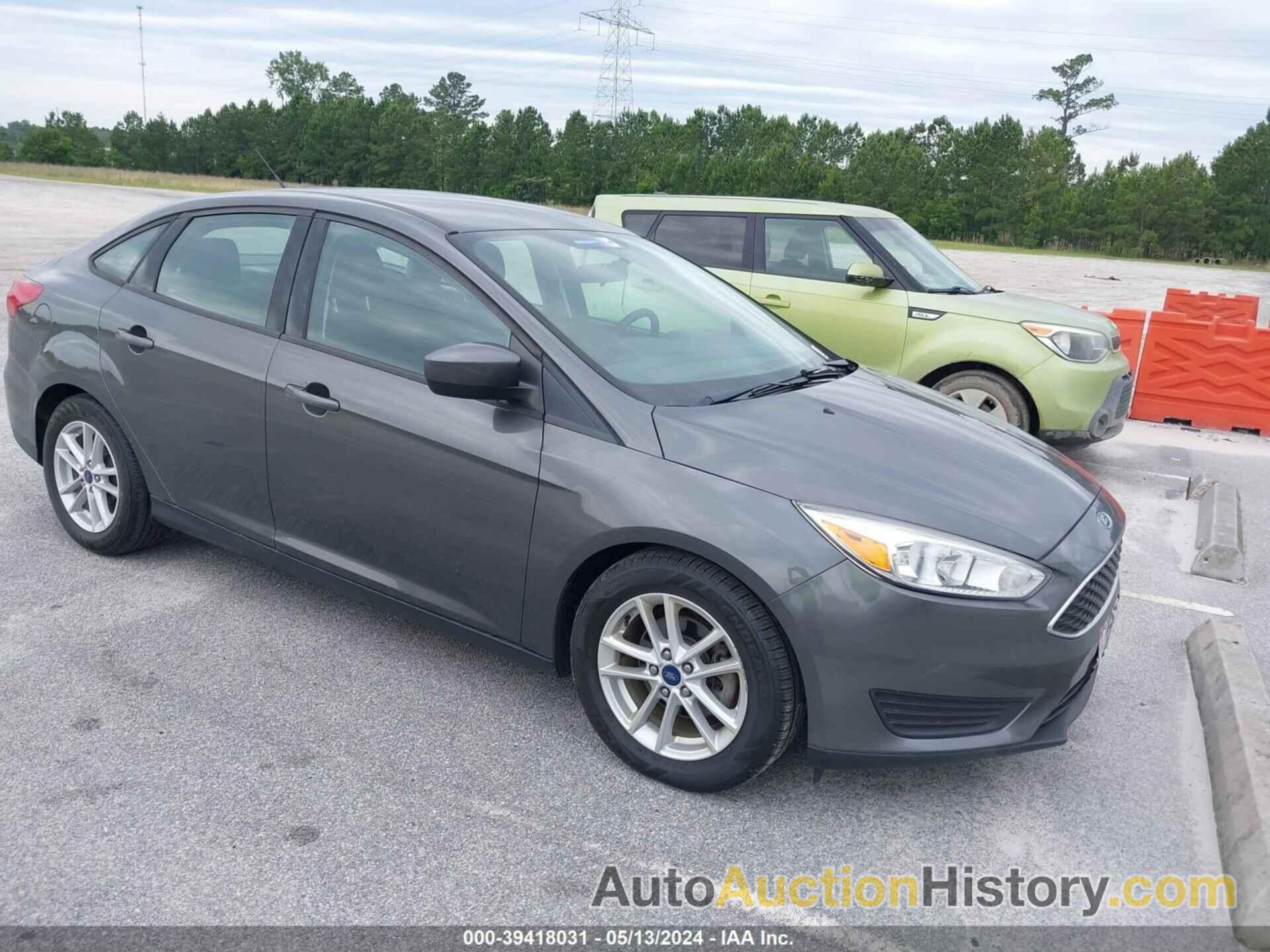 FORD FOCUS SE, 1FADP3F24JL328258