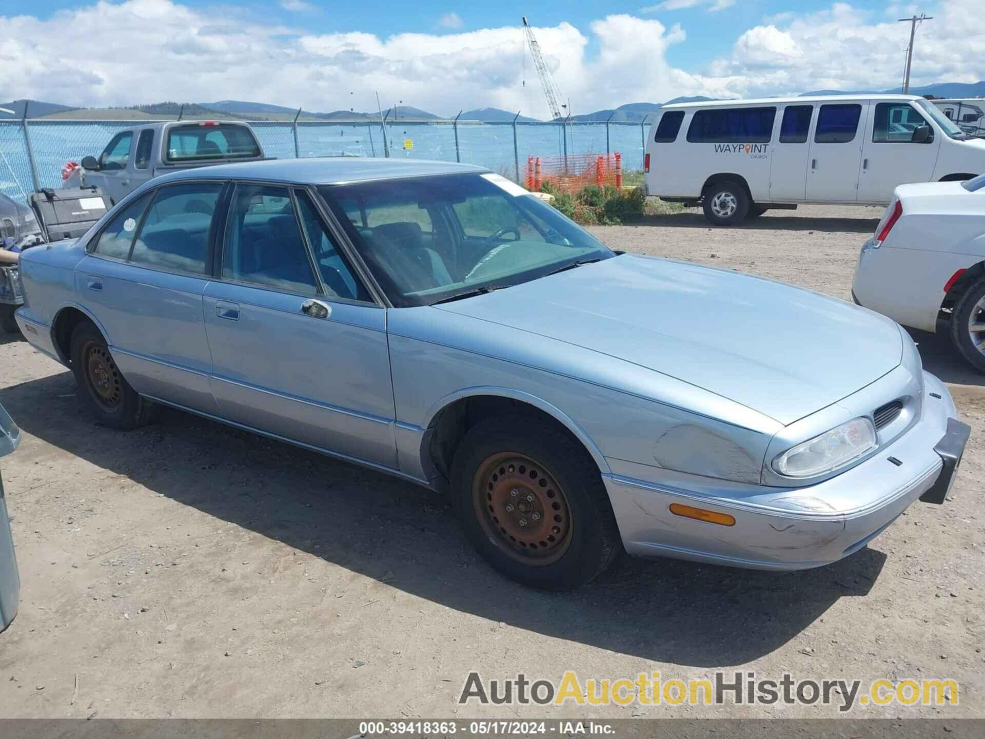 OLDSMOBILE 88 LS, 1G3HN52K5T4811872