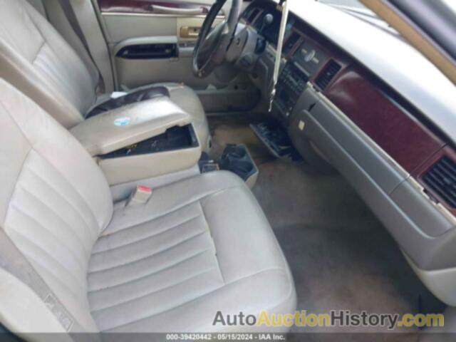 LINCOLN TOWN CAR SIGNATURE, 1LNHM81W94Y608000