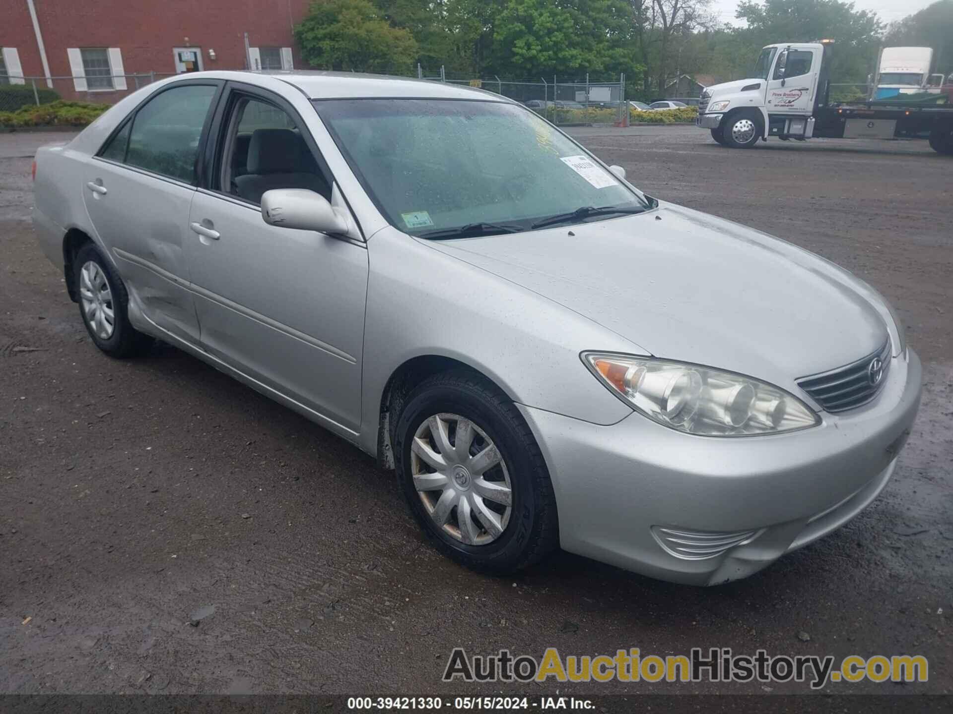 TOYOTA CAMRY LE, 4T1BE32KX5U097259