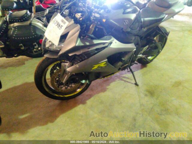 SUZUKI GSX-R600, JS1GN7EA492104111