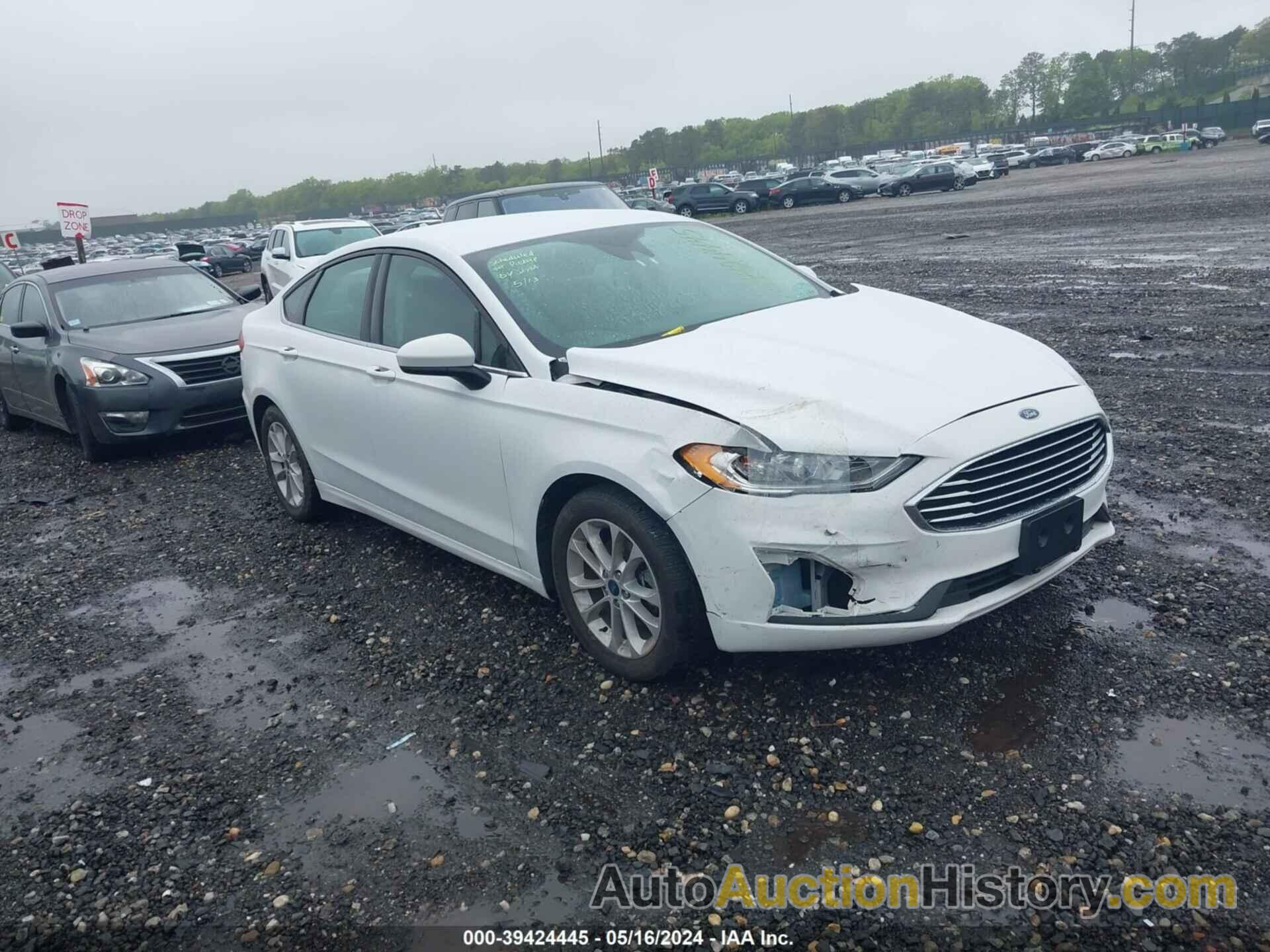 FORD FUSION SE, 3FA6P0HD7LR158892