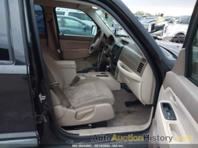 JEEP LIBERTY SPORT, 1J8GP28K68W153060